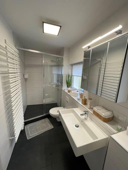 Komfortable Ferienwohnung In Halle-Kroellwitz Хале Екстериор снимка