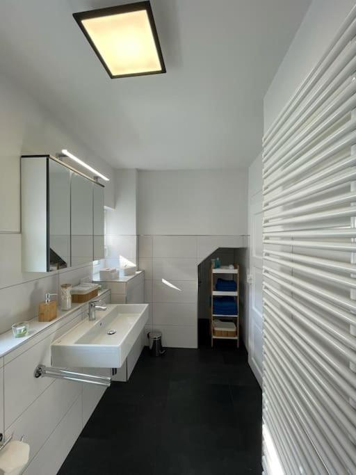 Komfortable Ferienwohnung In Halle-Kroellwitz Хале Екстериор снимка